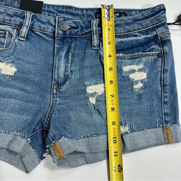 Blank Nyc The Fulton Roll Up Denim Medium Blue Distressed Womens Jean Shorts 26 - Picture 7 of 13